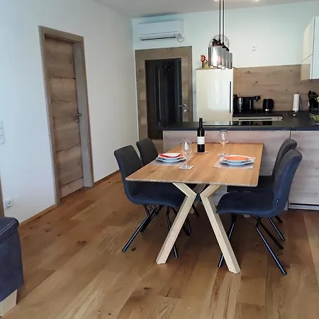 Apartment Kristall Real *